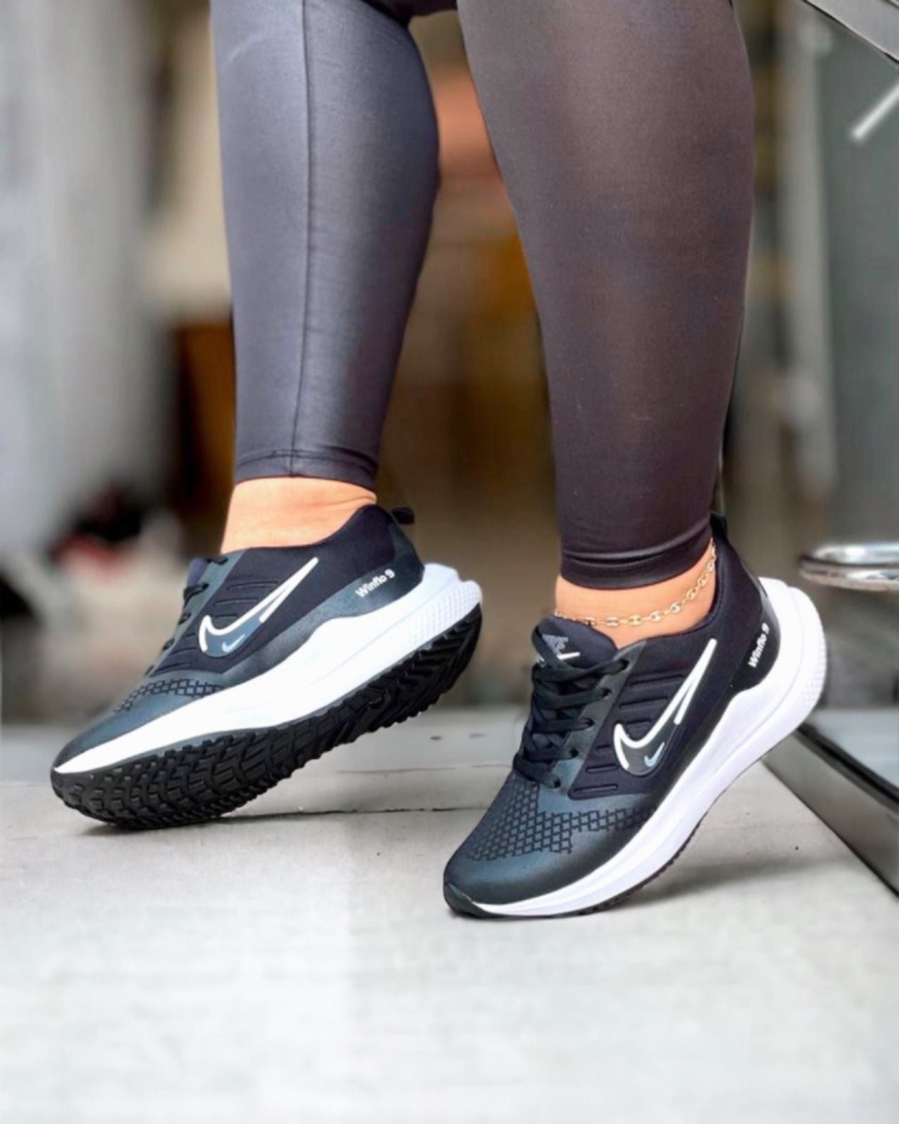 Nike Zoom Winflo 9 Femenino – Comodidad y Estilo para tu Carrera