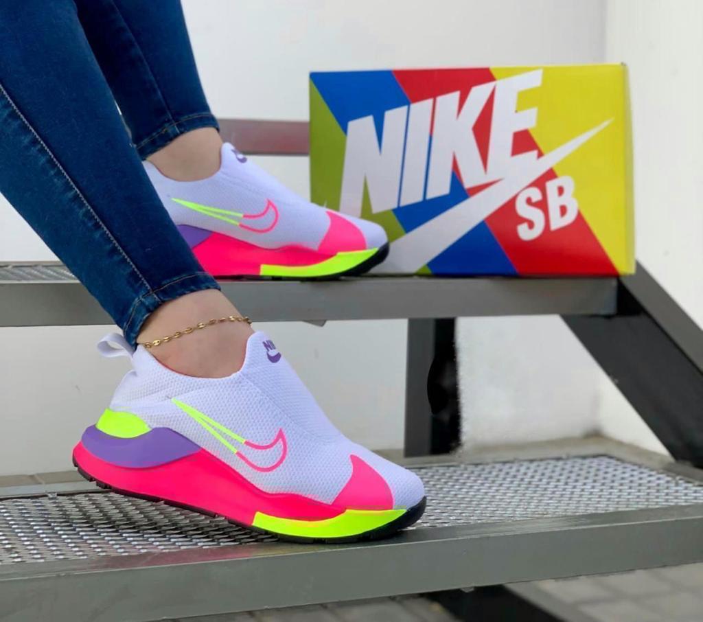 Nike SB Slip-On Reflectivo – Comodidad, Estilo y Tecnología en Cada Paso!