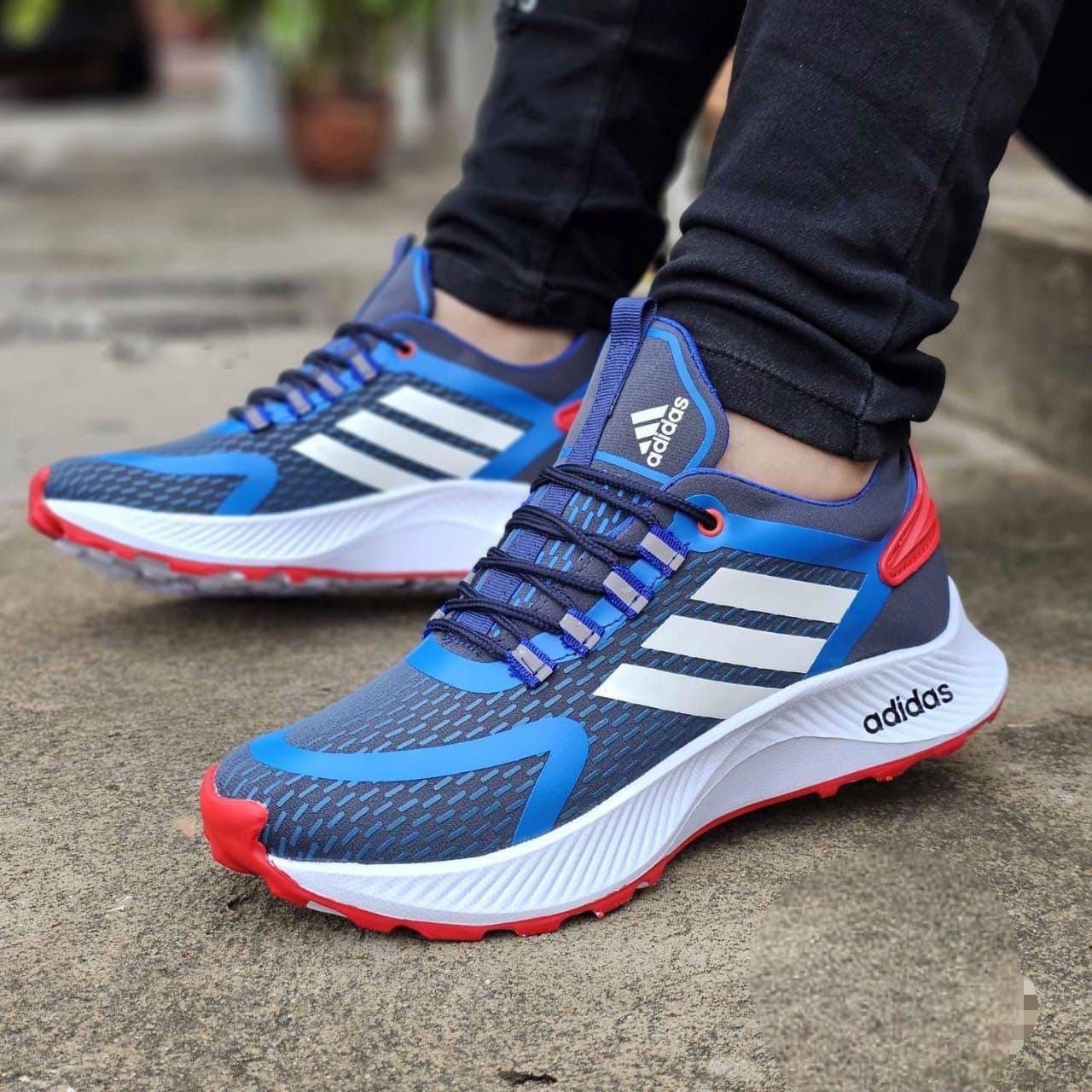 ¡Adidas Hombre - Tenis de Alto Rendimiento y Estilo!