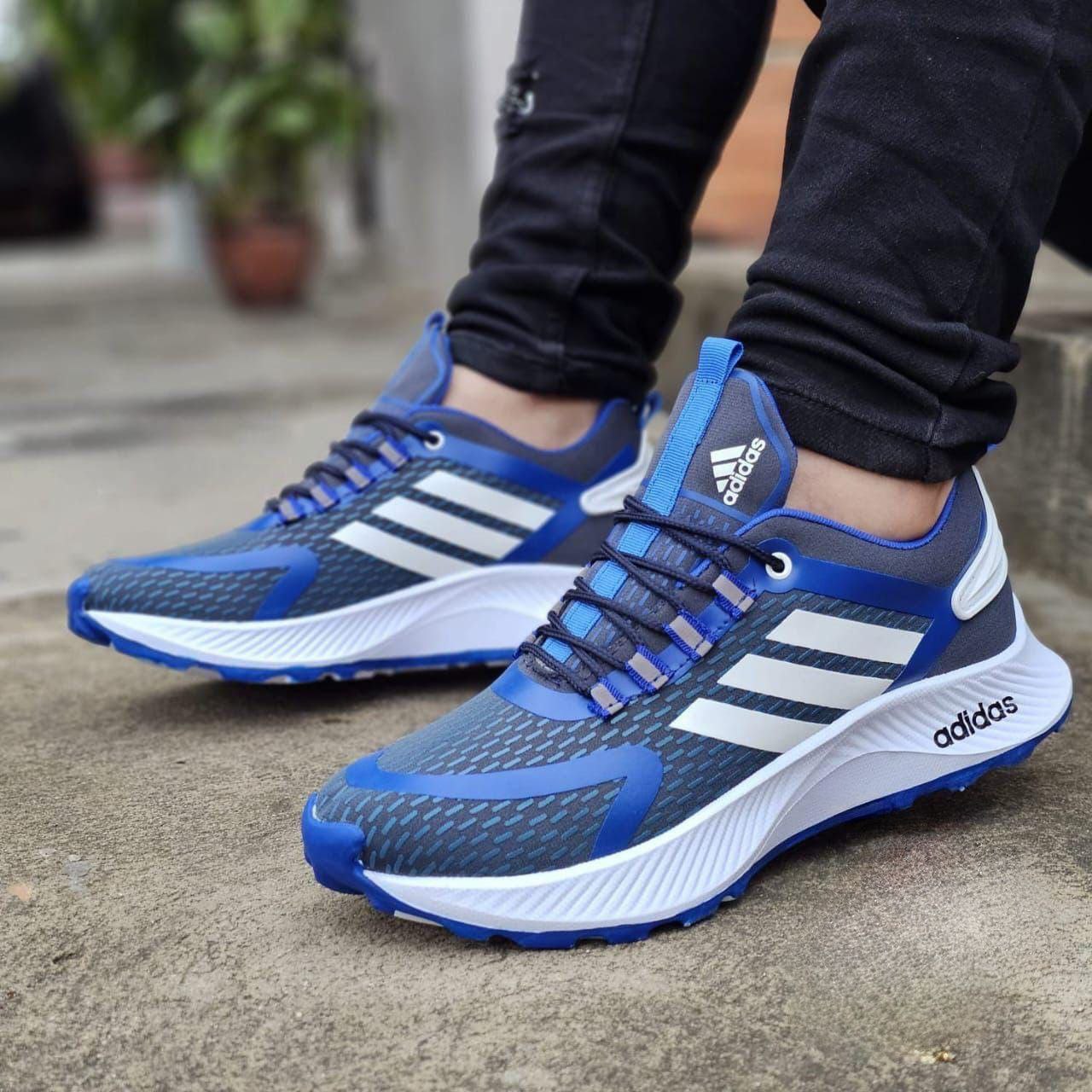 ¡Adidas Hombre - Tenis de Alto Rendimiento y Estilo!