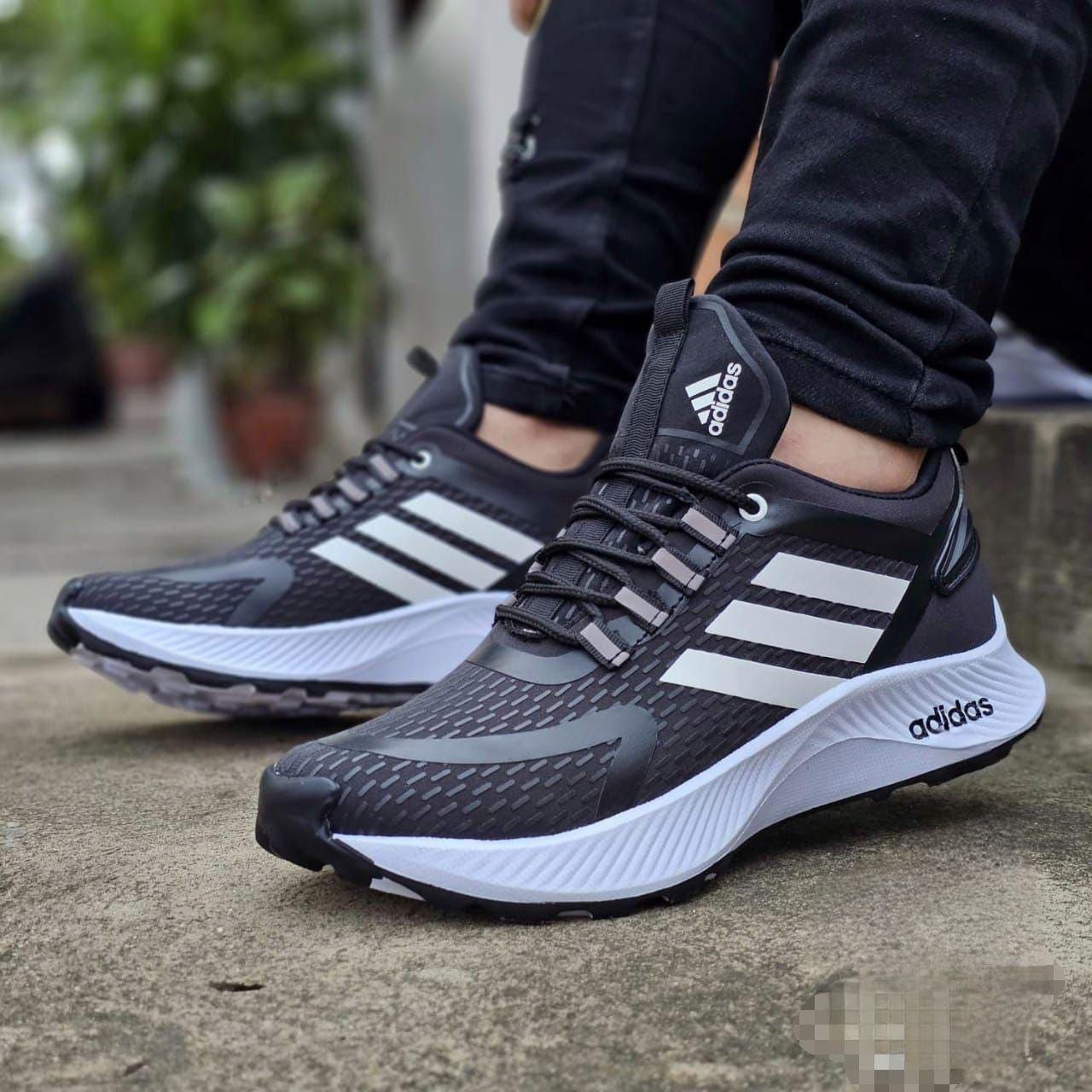 ¡Adidas Hombre - Tenis de Alto Rendimiento y Estilo!