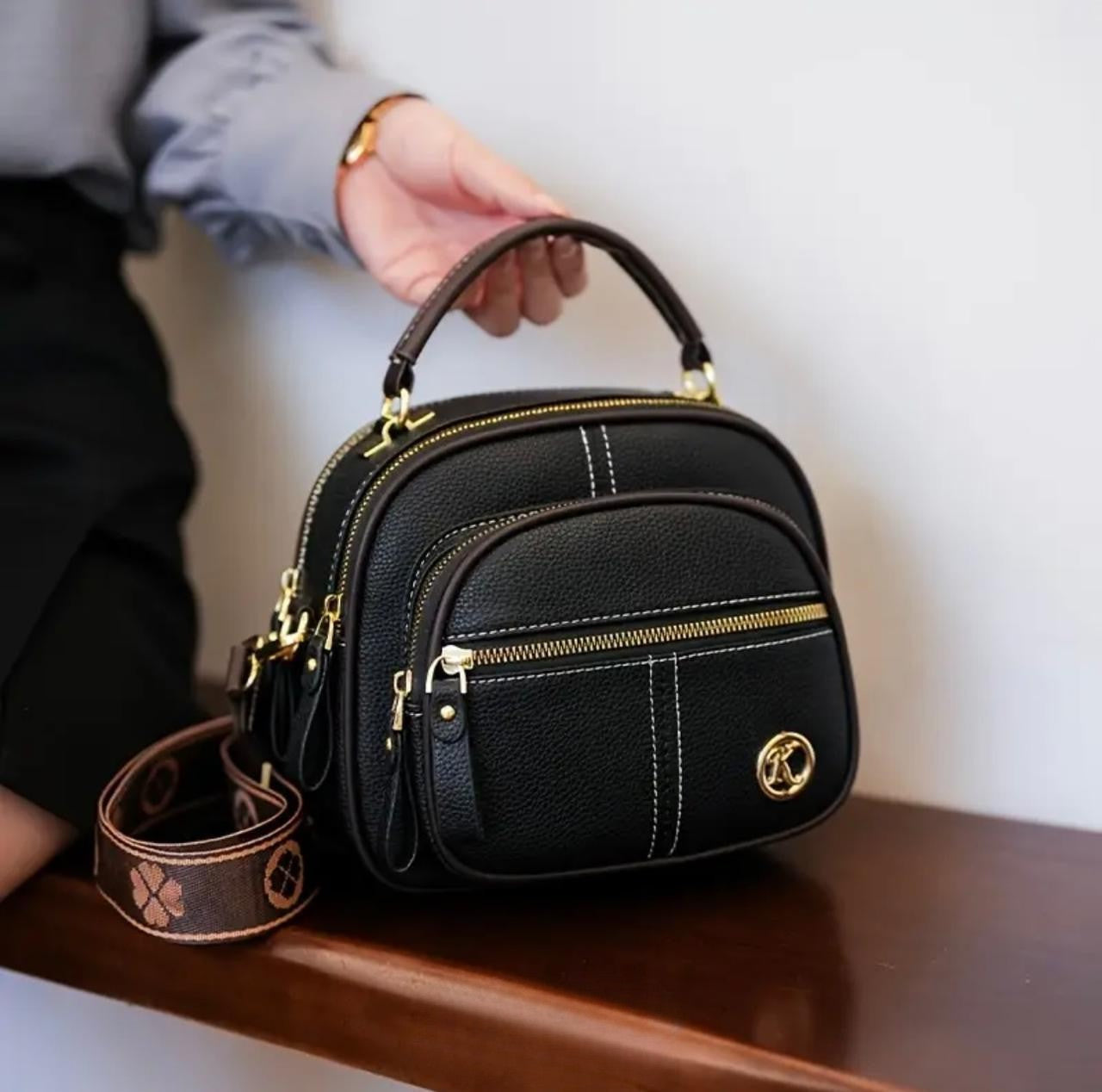 ¡Bolso Glam Elegancia - El bolso compacto, moderno y funcional!